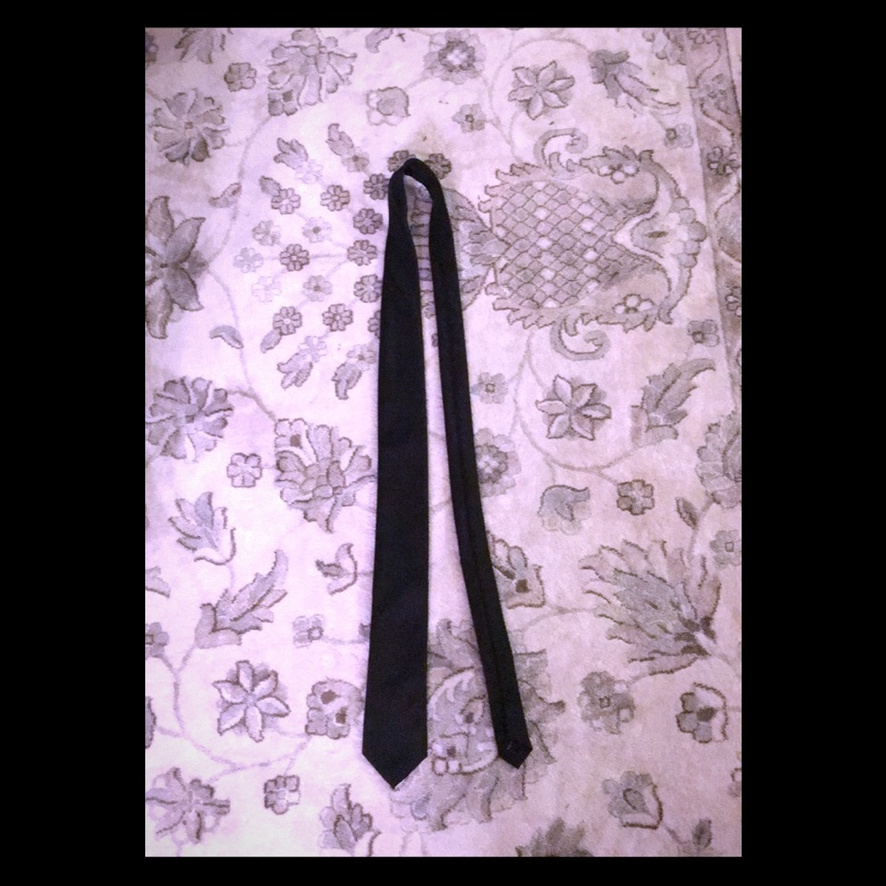 🔥FIRE SALE🔥 Van Heusen Slim Solid Black Tie